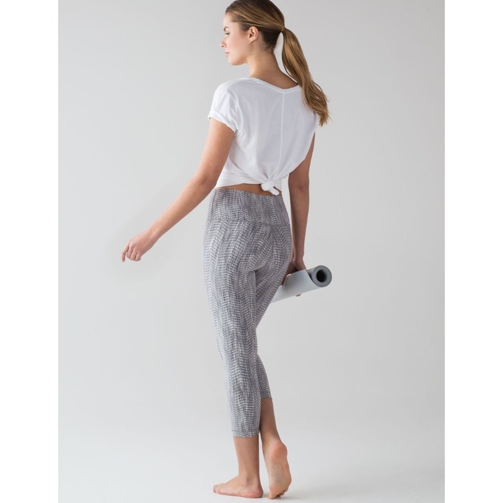 Lululemon Wunder Under Crop Hi-Rise 21" Crop Leggings Size 6 Gray Yoga Pants